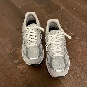 NEW BALANCE 990v5 // Size 7.5